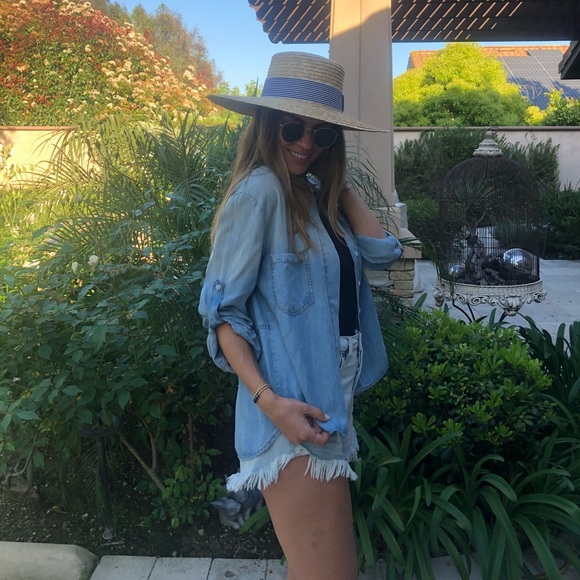 NWT Soft Chambray Button-up - Picture 7 of 8